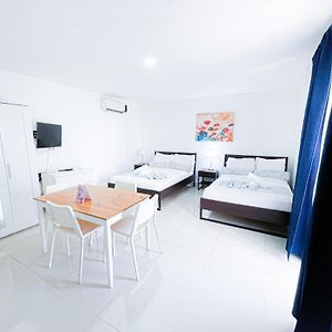 Deluxe Studio
